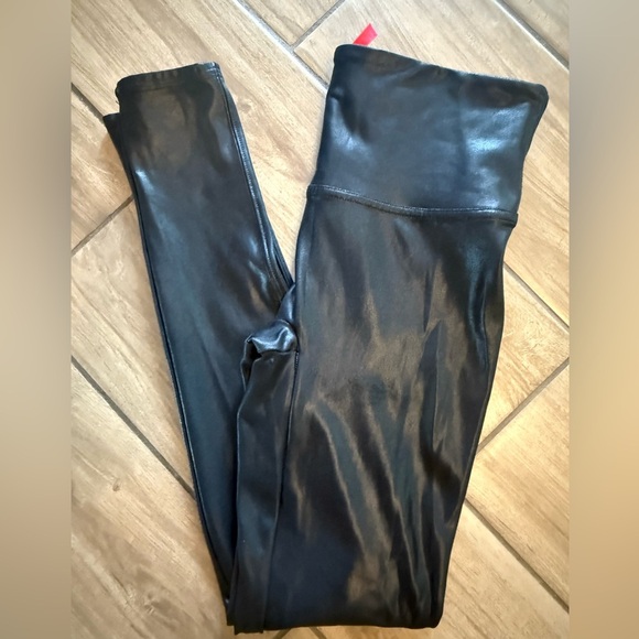 Petite SPANX Black Liquid Faux Leather Leggings - Picture 1 of 3